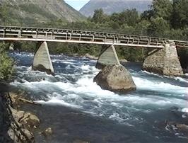 The fast-flowing and very noisy River Eidselvi, right beside Skjolden youth hostel